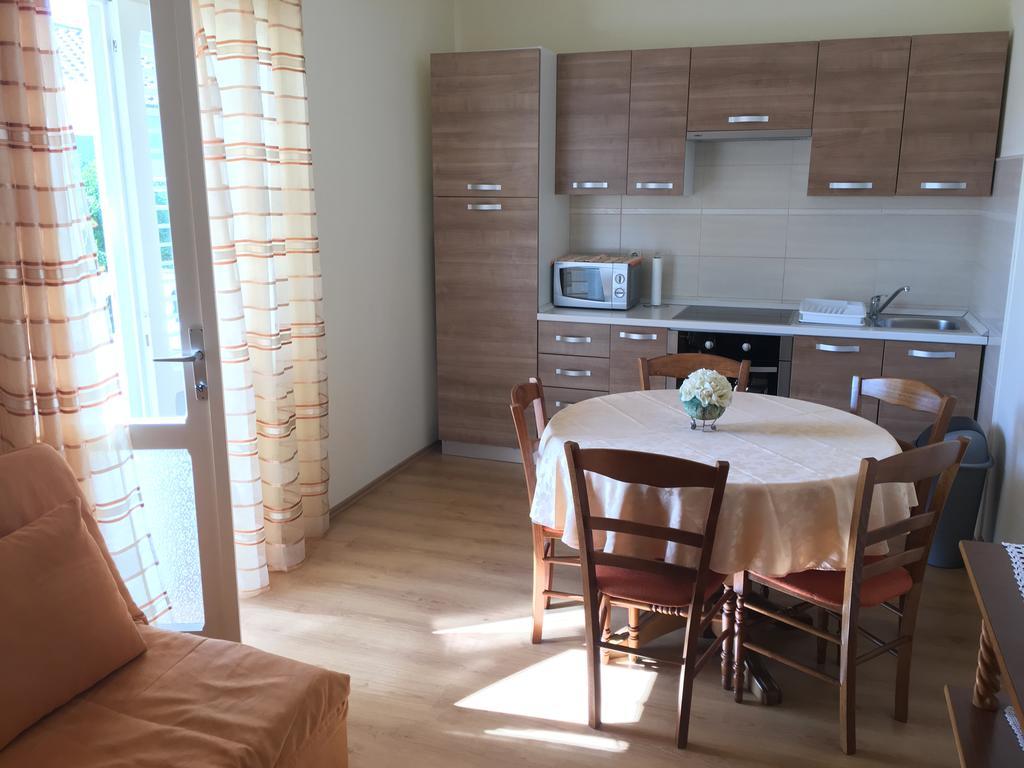 Apartment Biserka Barbat na Rabu Экстерьер фото